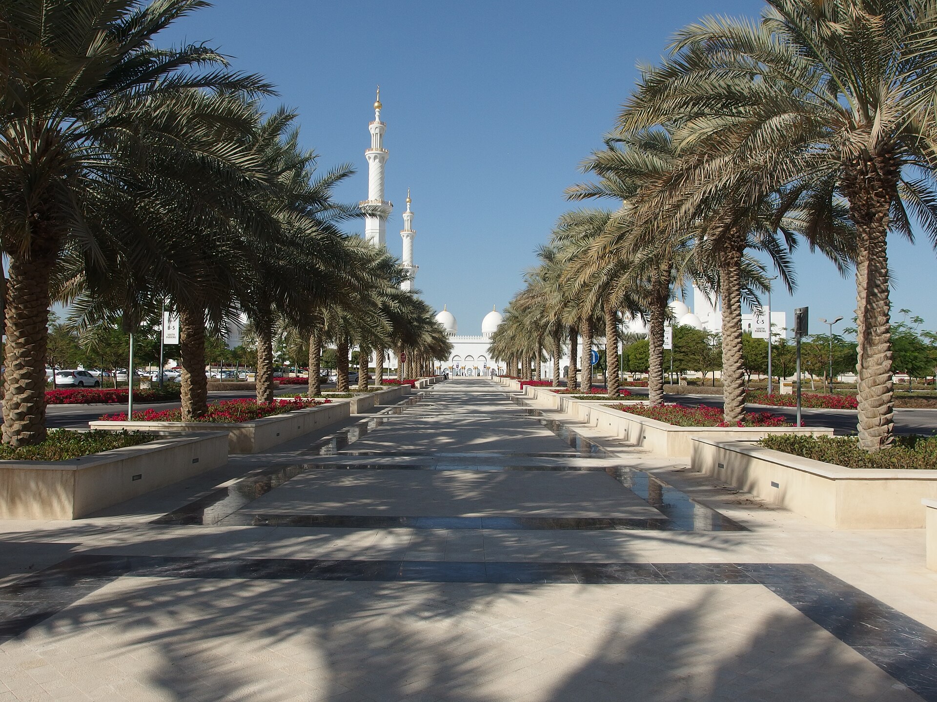 White domes and minarets of Sheikh Zayed Grand Mosque in Abu Dhabi